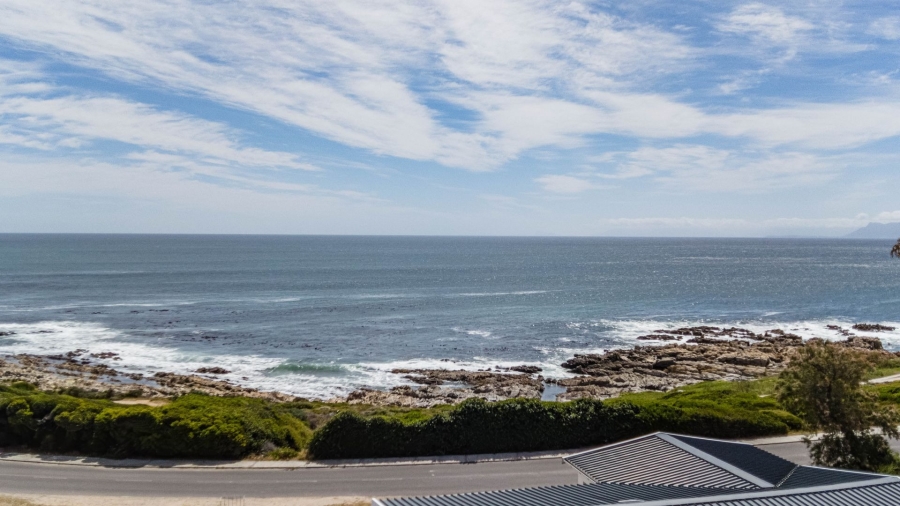 4 Bedroom Property for Sale in Perlemoenbaai Western Cape